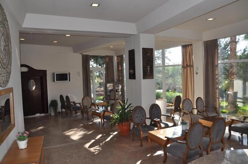 Фото Hotel Sempati