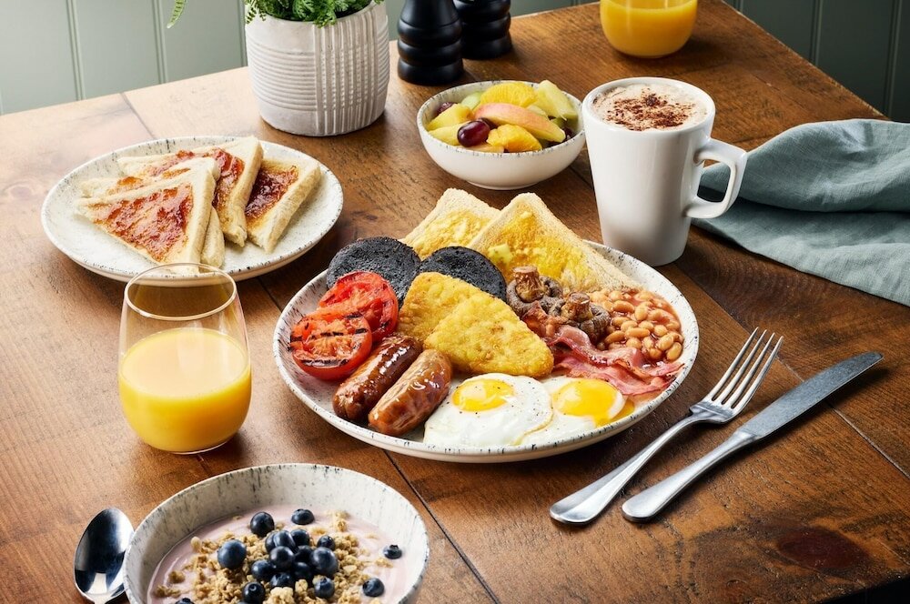 Фото Premier Inn Southampton Airport Hotel