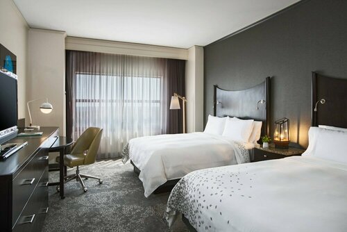 Гостиница Renaissance Raleigh North Hills Hotel в Роли