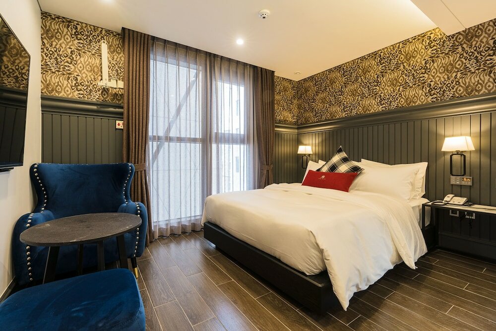 Фото The May Hotel