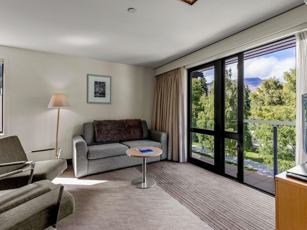 Фото Novotel Queenstown Lakeside