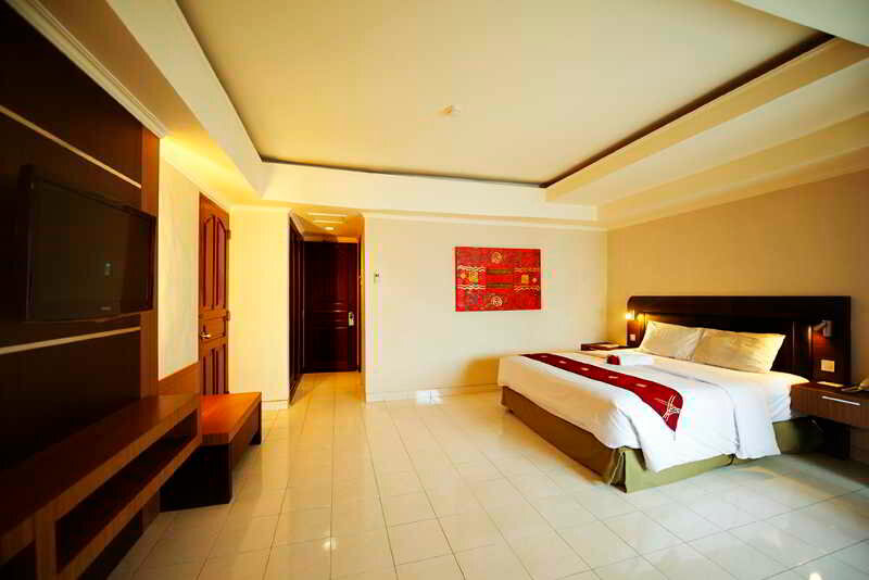 Фото Urbanview Hotel Taman Suci Denpasar Bali