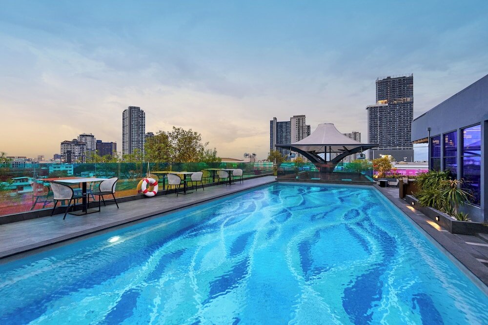Фото Ramada Plaza by Wyndham Bangkok Sukhumvit 48