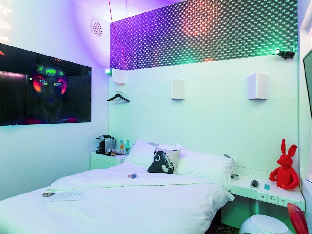 Фото Ibis Styles Lausanne Center Mad House