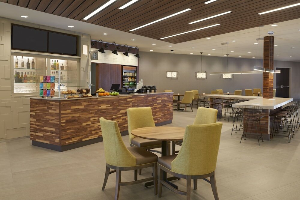 Фото TownePlace Suites by Marriott Oshawa