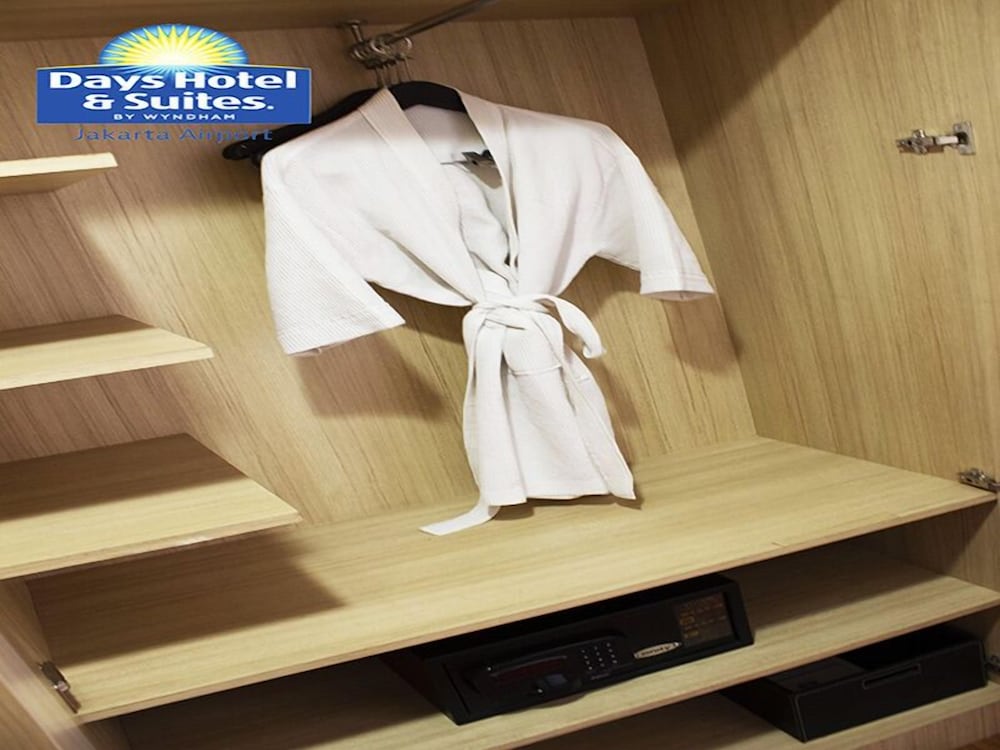 Фото Days Hotel & Suites by Wyndham Jakarta Airport