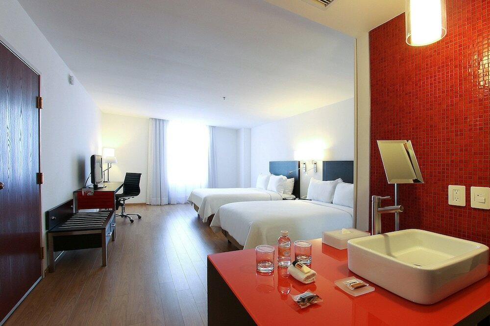 Фото Fiesta Inn Naucalpan