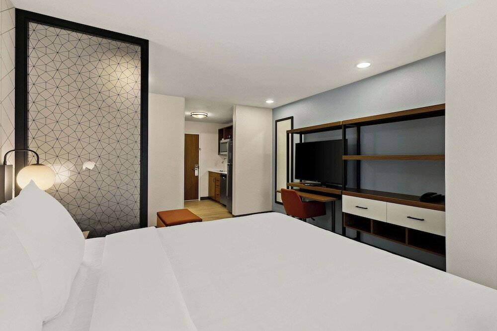 Фото Everhome Suites Temecula