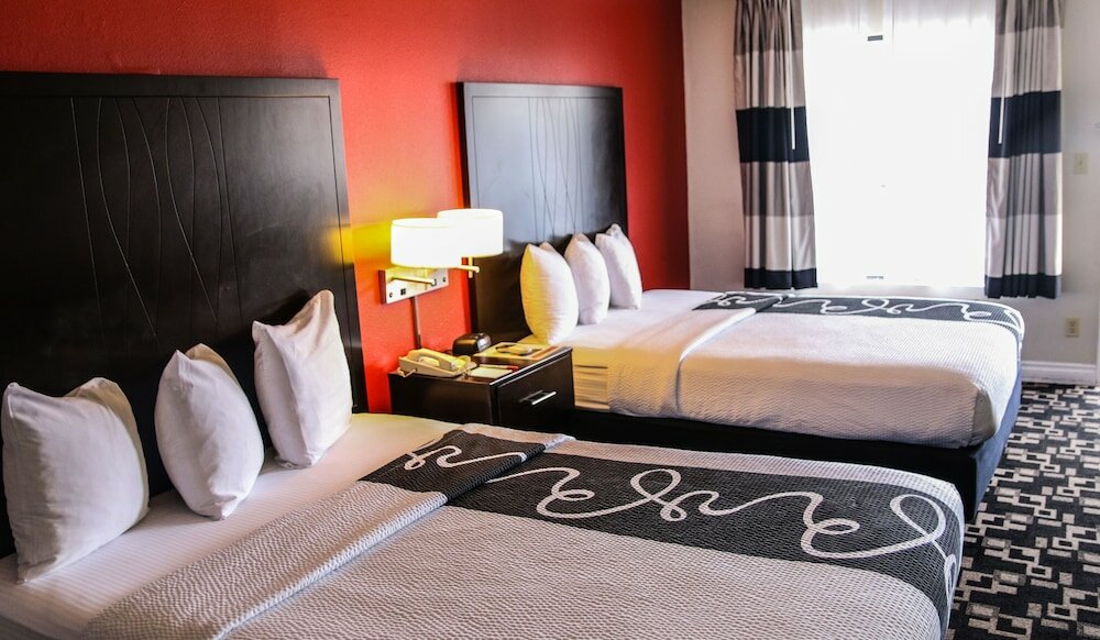 Фото Ramada by Wyndham Oceanside