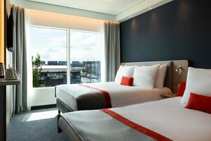 отель Holiday Inn Express Amsterdam - North Riverside