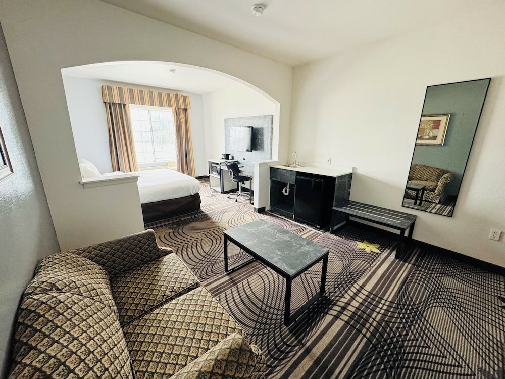 Фото FairBridge Inn & Suites Cleburne