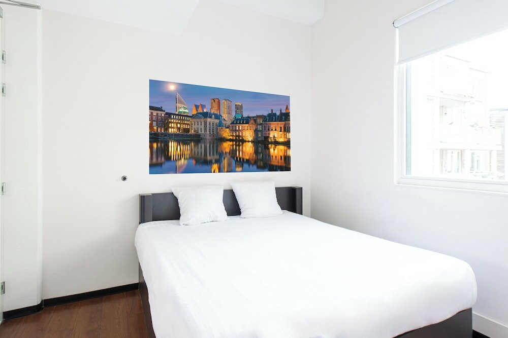 Фото EasyHotel The Hague City Centre