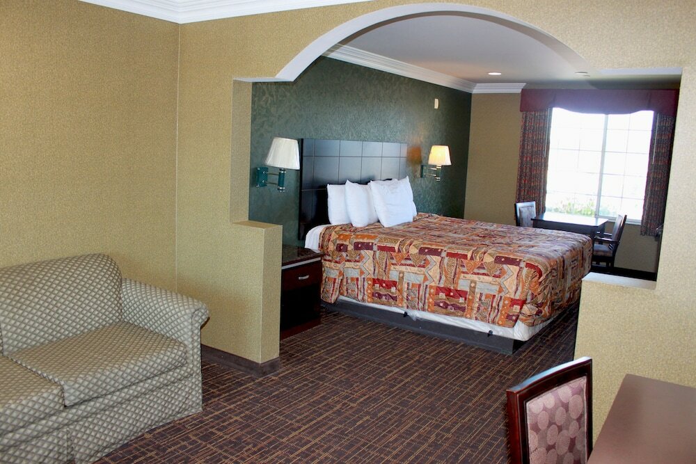 Фото Crystal Inn Suites & Spas