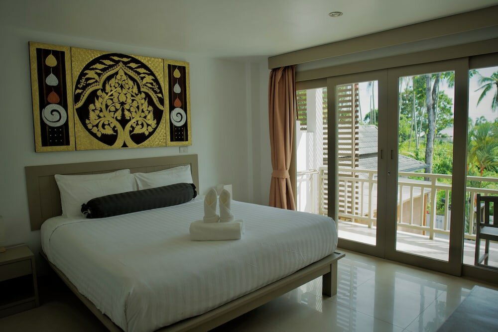 Фото Ampha Place Hotel