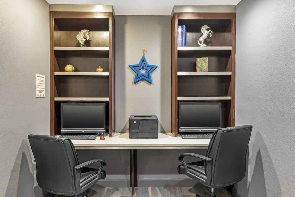 Фото Quality Inn & Suites Plano East - Richardson