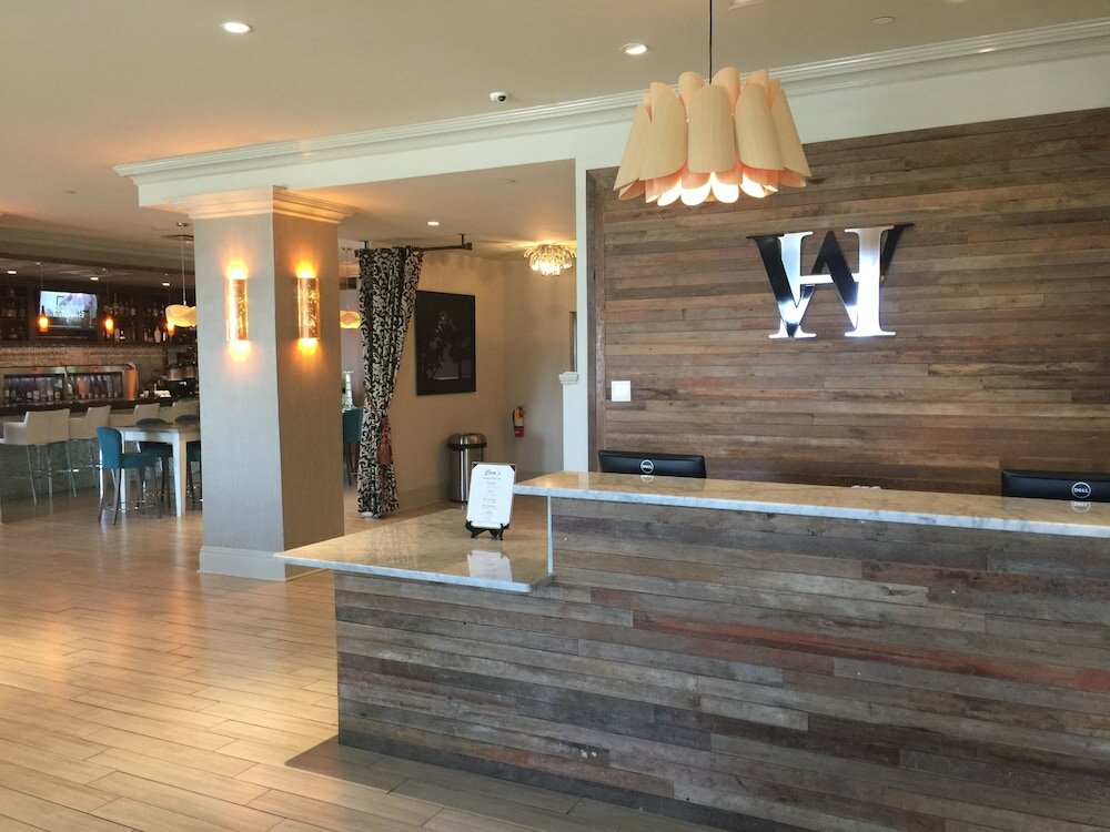 Фото White House Hotel