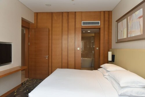 Гостиница Crowne Plaza Zhongshan Wing on City, an Ihg Hotel в Чжуншане