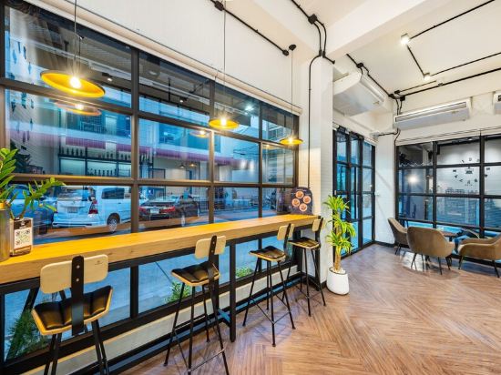 Фото Siam Subway Hostel and Café