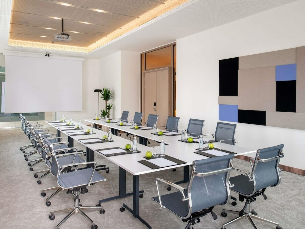 Фото Novotel Riyadh Sahafa