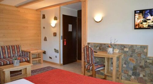 Гостиница Hotel Coma Bella в Сант-Жулиа-де-Лории