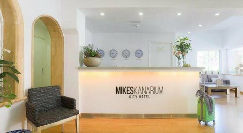 Внешний вид отеля Mikes Kanarium Hotel в Ларнаке, фото 2