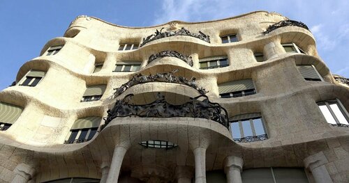 Claris Apartments