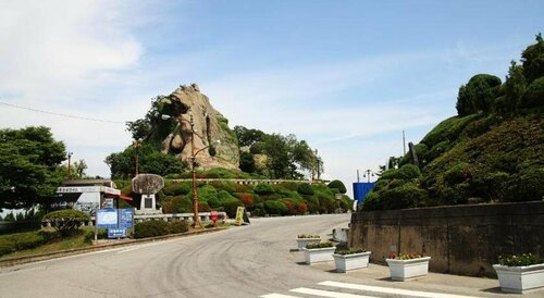 Гостиница Mokpo White Windmill Guesthouse в Чолла-Намдо