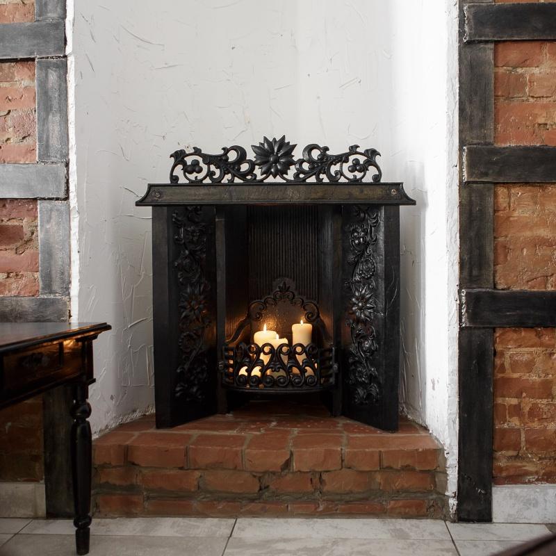 Фото Brick Walls Hotel