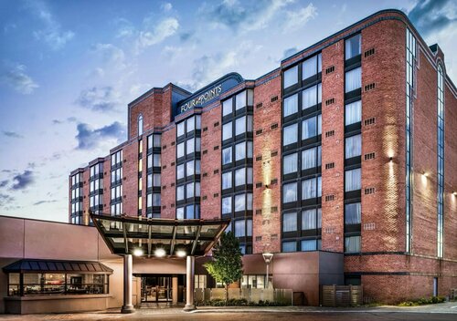 Гостиница Four Points by Sheraton Mississauga Meadowvale в Миссиссаге