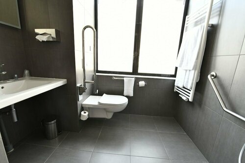 Гостиница In Situ Hotel Valenciennes в Валансьене