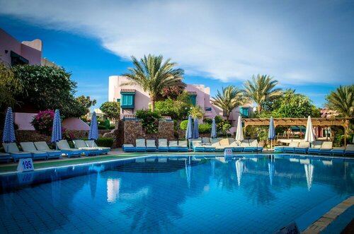 Гостиница Eagles Downtown Zahabia & Beach Resort в Хургаде