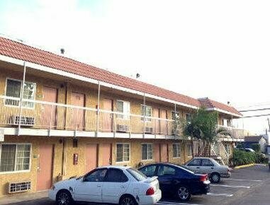 Гостиница Travelodge by Wyndham Fullerton Near Anaheim в Фуллертоне
