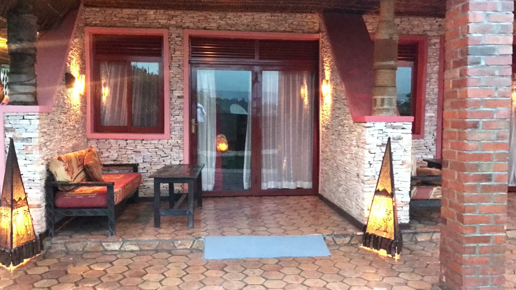 Фото Inside Afrika Boutique Hotel