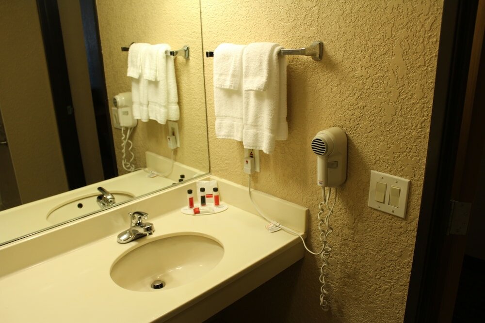 Фото Ramada by Wyndham Portland