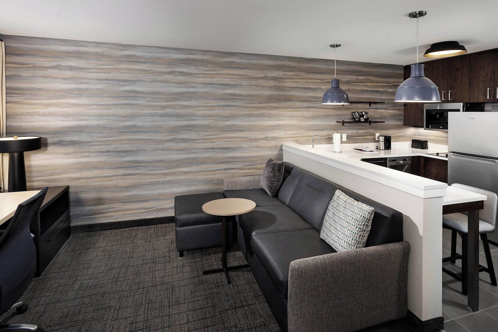 Фото Residence Inn by Marriott Milwaukee Brookfield