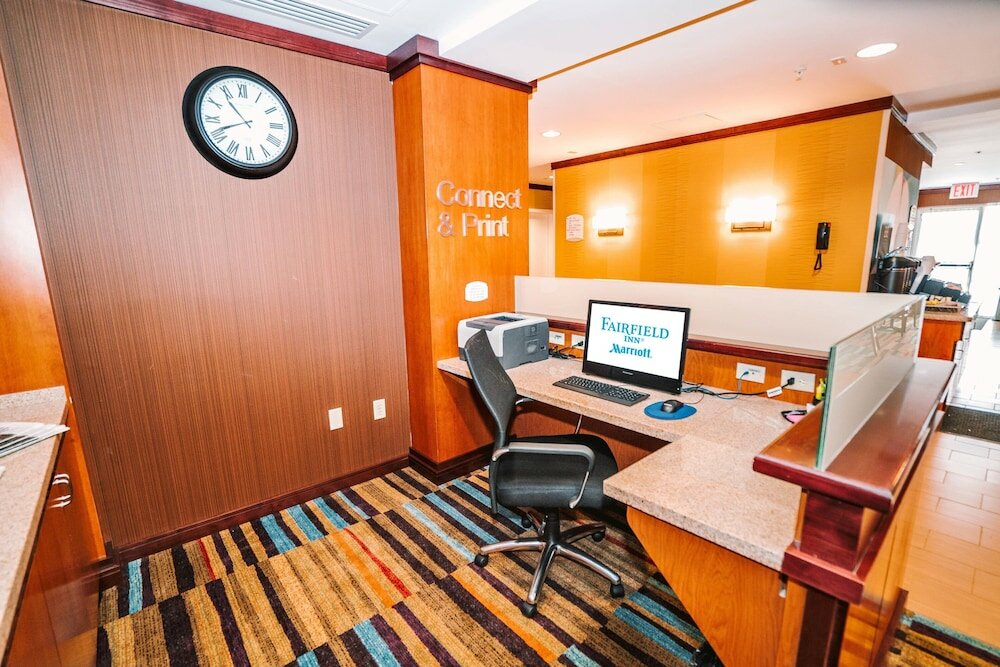 Фото Fairfield Inn by Marriott Medford Long Island