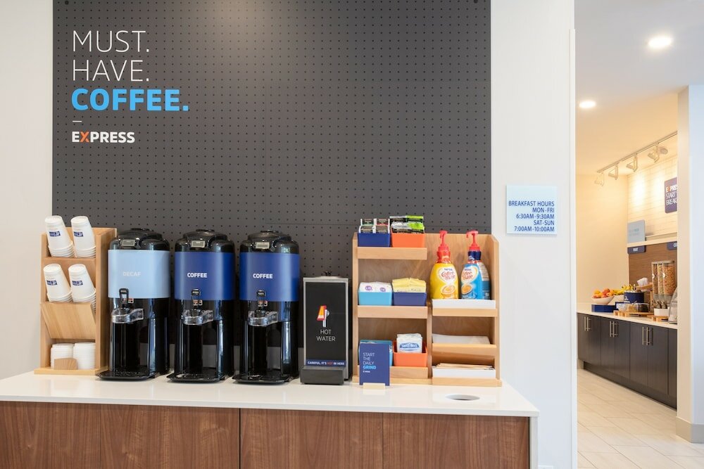 Фото Holiday Inn Express Monterey-Cannery Row, an Ihg Hotel