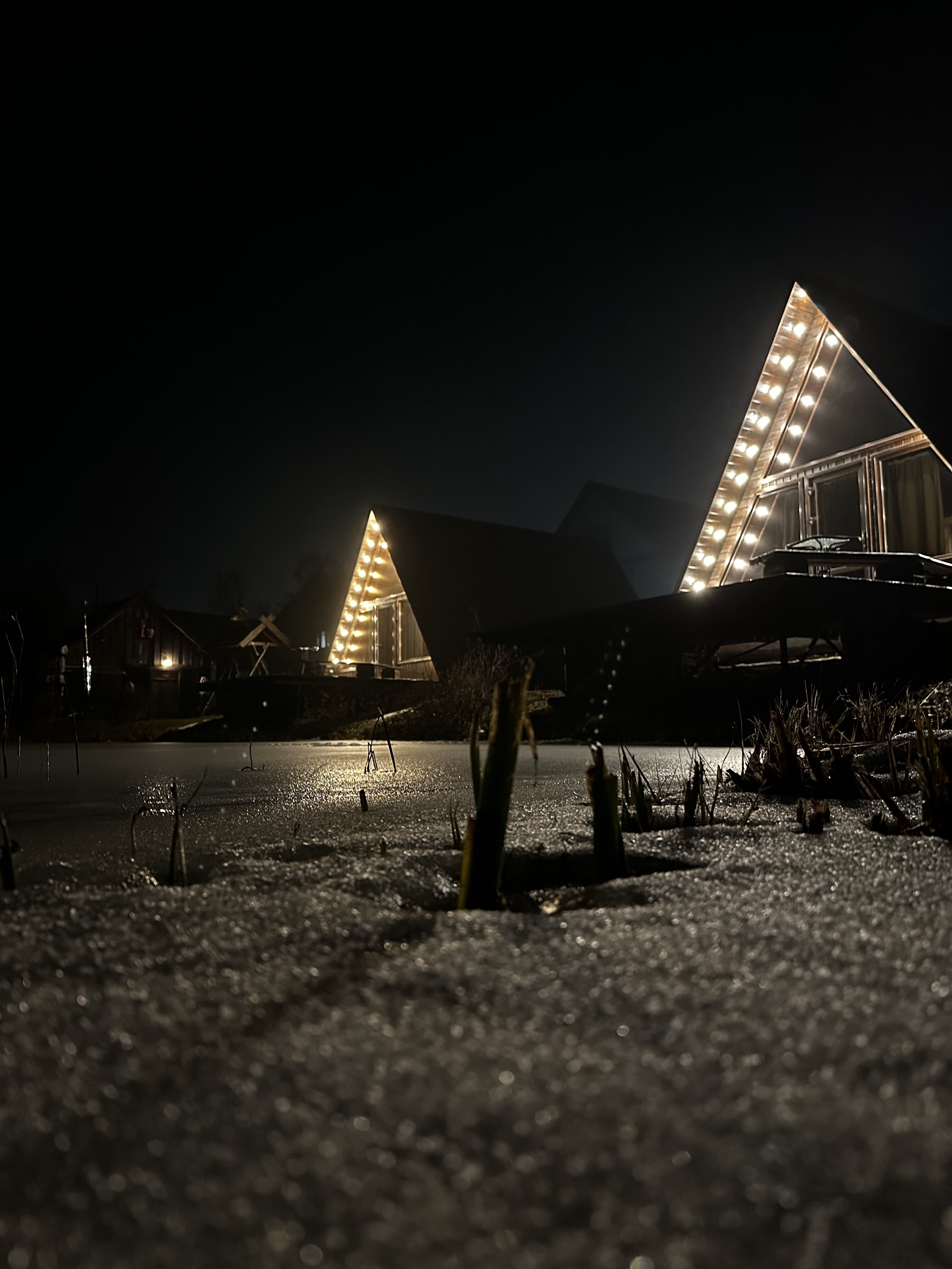 Фото Дом у пруда