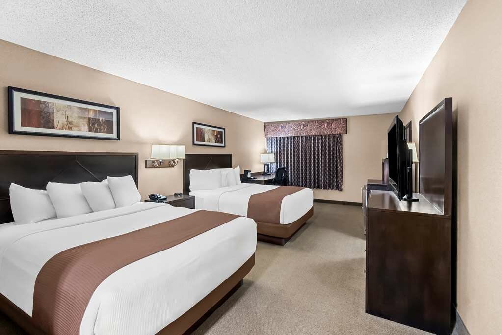 Фото Heartland Inn & Suites, SureStay Collection by Best Western