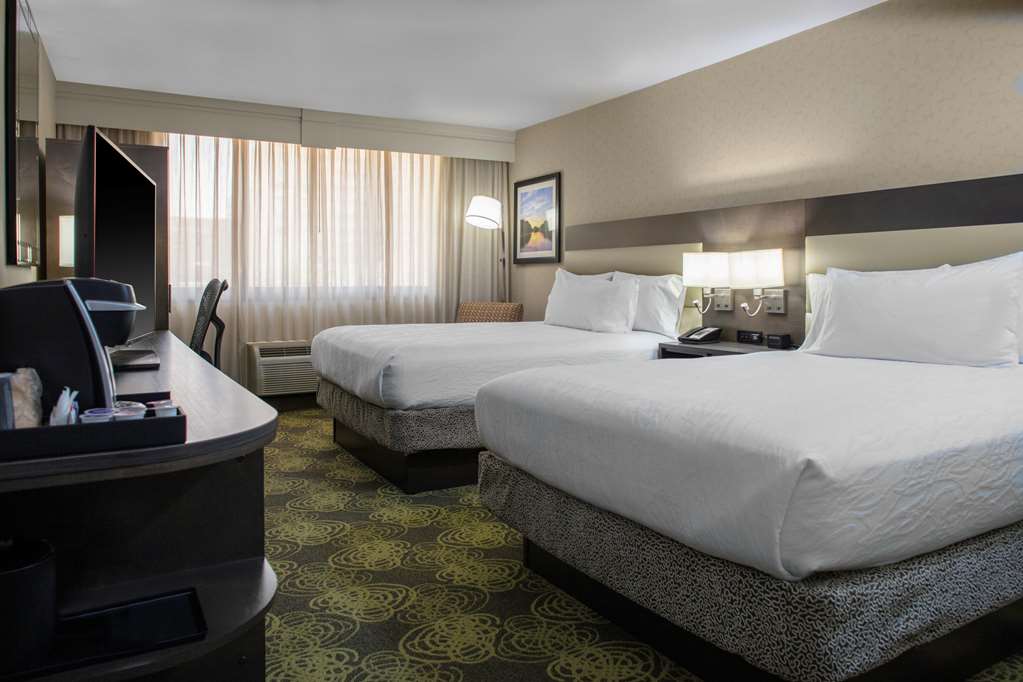 Фото Hilton Garden Inn Reagan National Airport