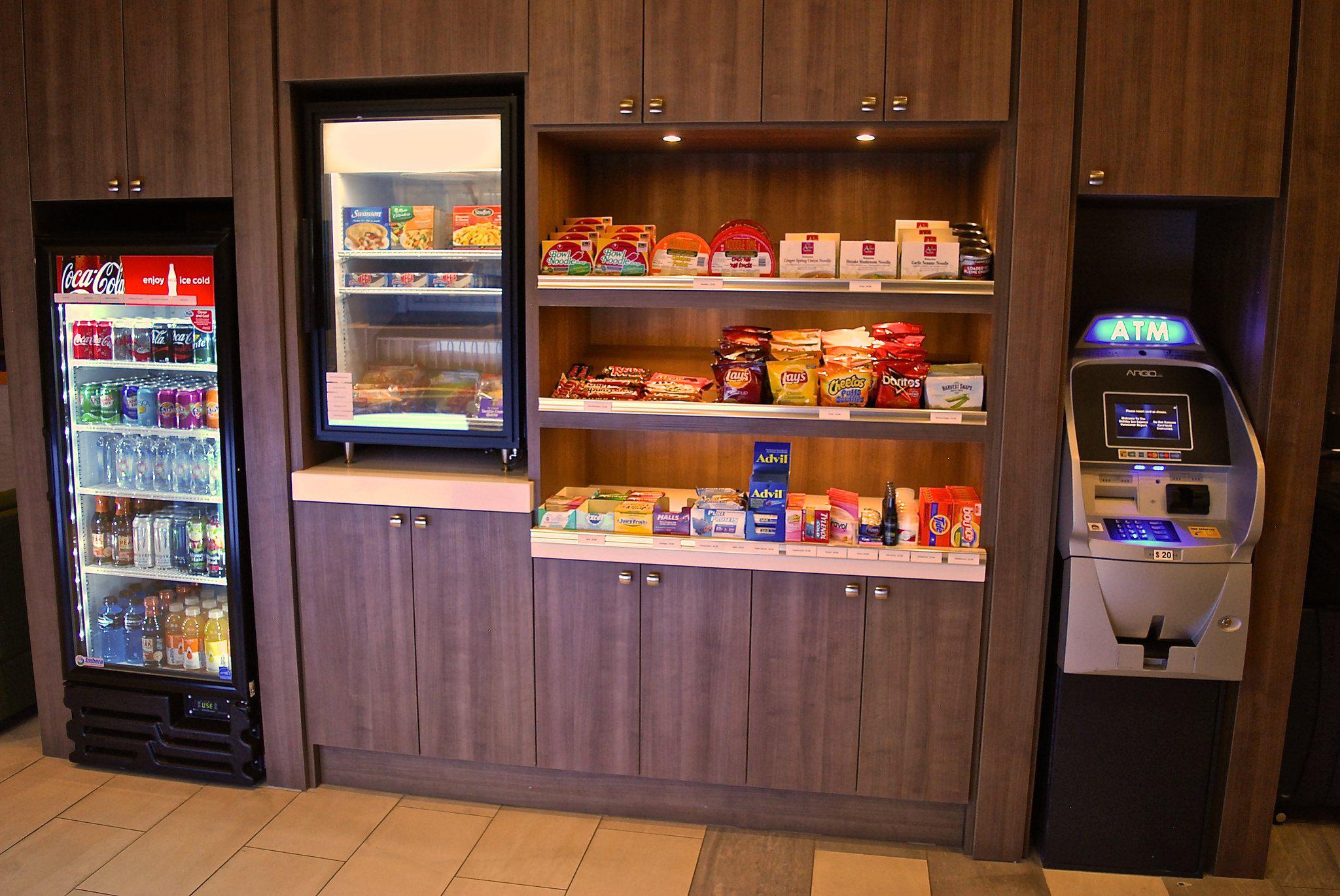 Фото Holiday Inn Express Vancouver Airport Richmond