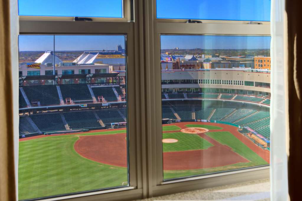 Фото Hampton Inn & Suites Oklahoma City-Bricktown