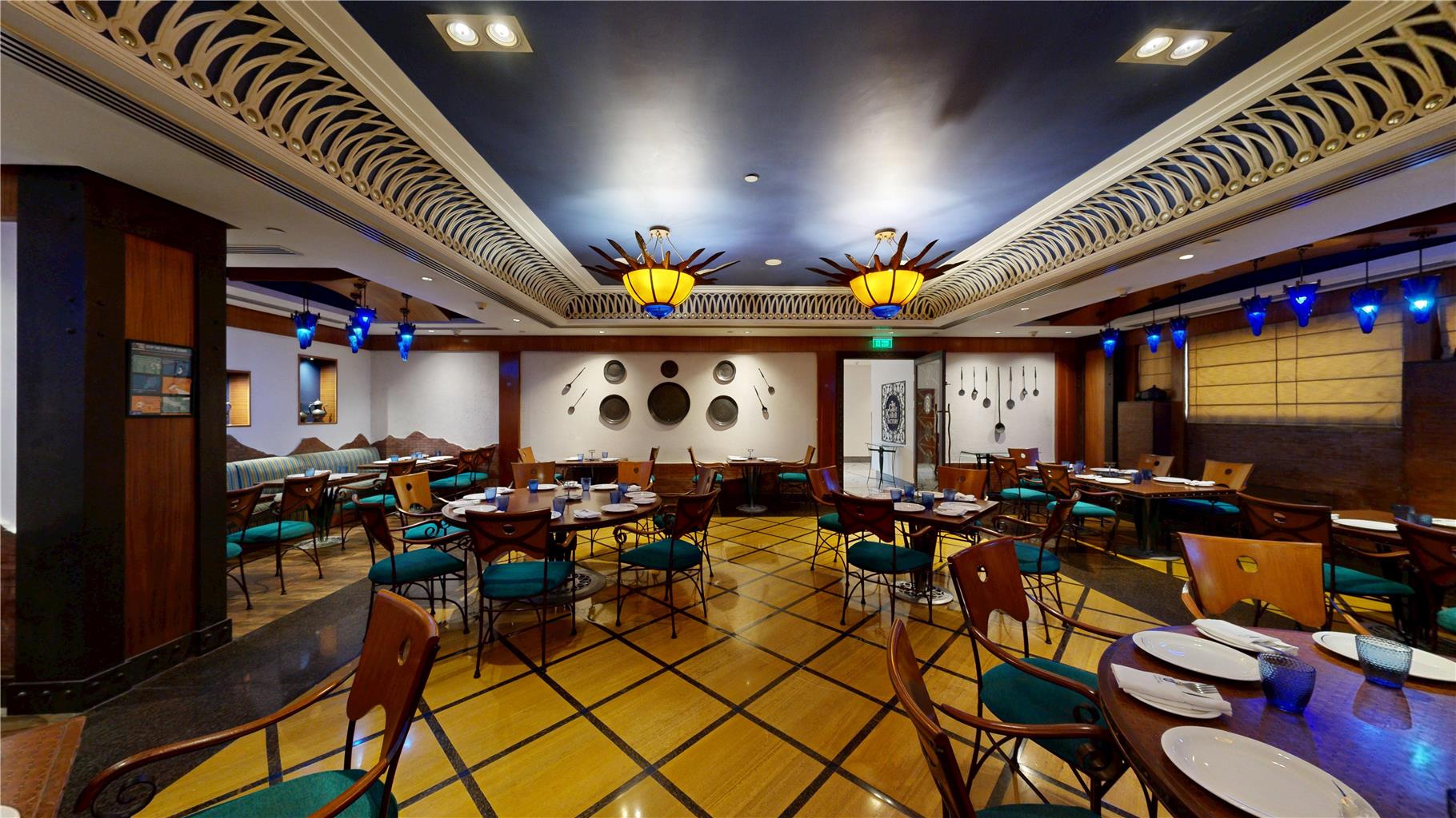 Фото Radisson Blu Marina Hotel, Delhi Connaught Place