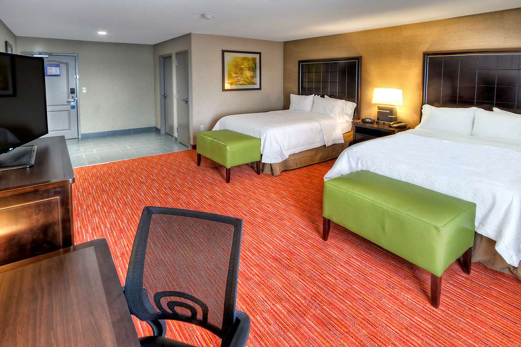 Фото Hampton Inn and Suites Ada