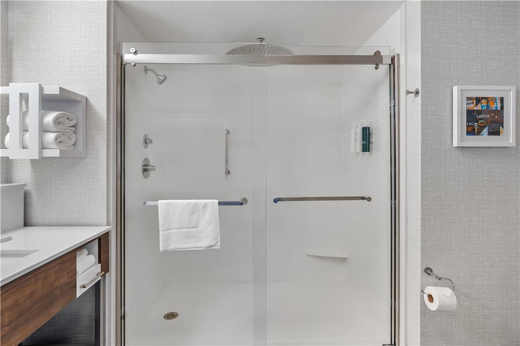 Фото Hampton Inn & Suites Lathrop