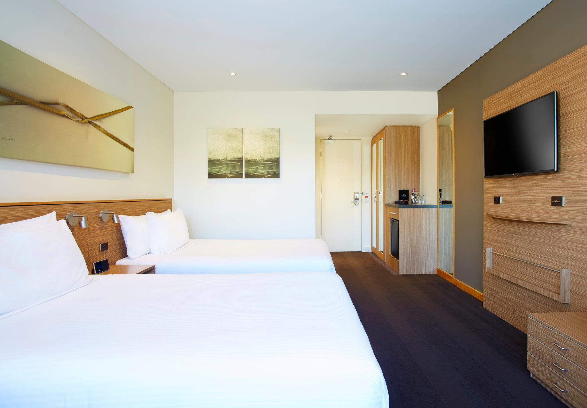 Фото Crowne Plaza Canberra