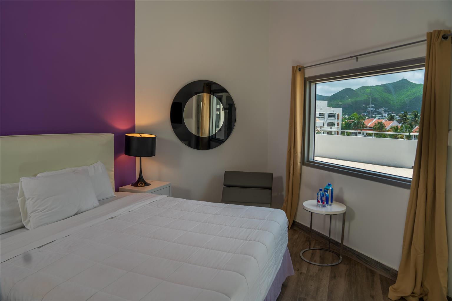 Фото Commodore Suites