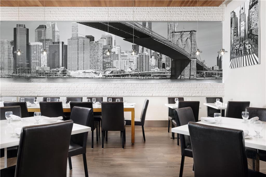 Фото Hilton Garden Inn New York-Times Square Central