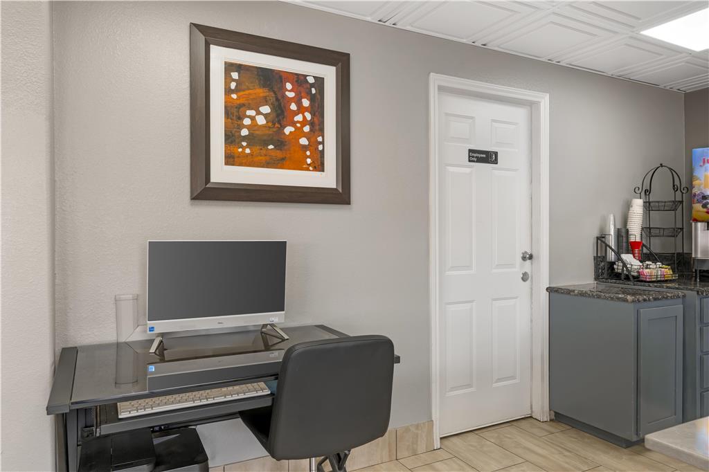 Фото Best Western Executive Inn