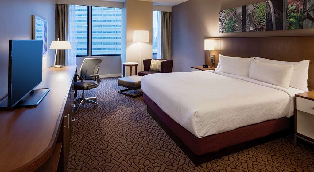 Фото Hilton Garden Inn Downtown Dallas